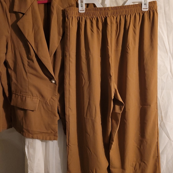 Set of blazer and pants - Picture 8 of 8